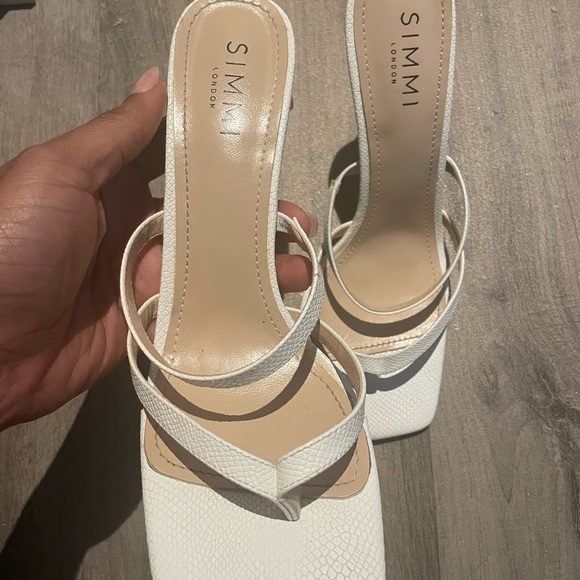 Strappy Heeled summer sandals - Picture 2 of 4